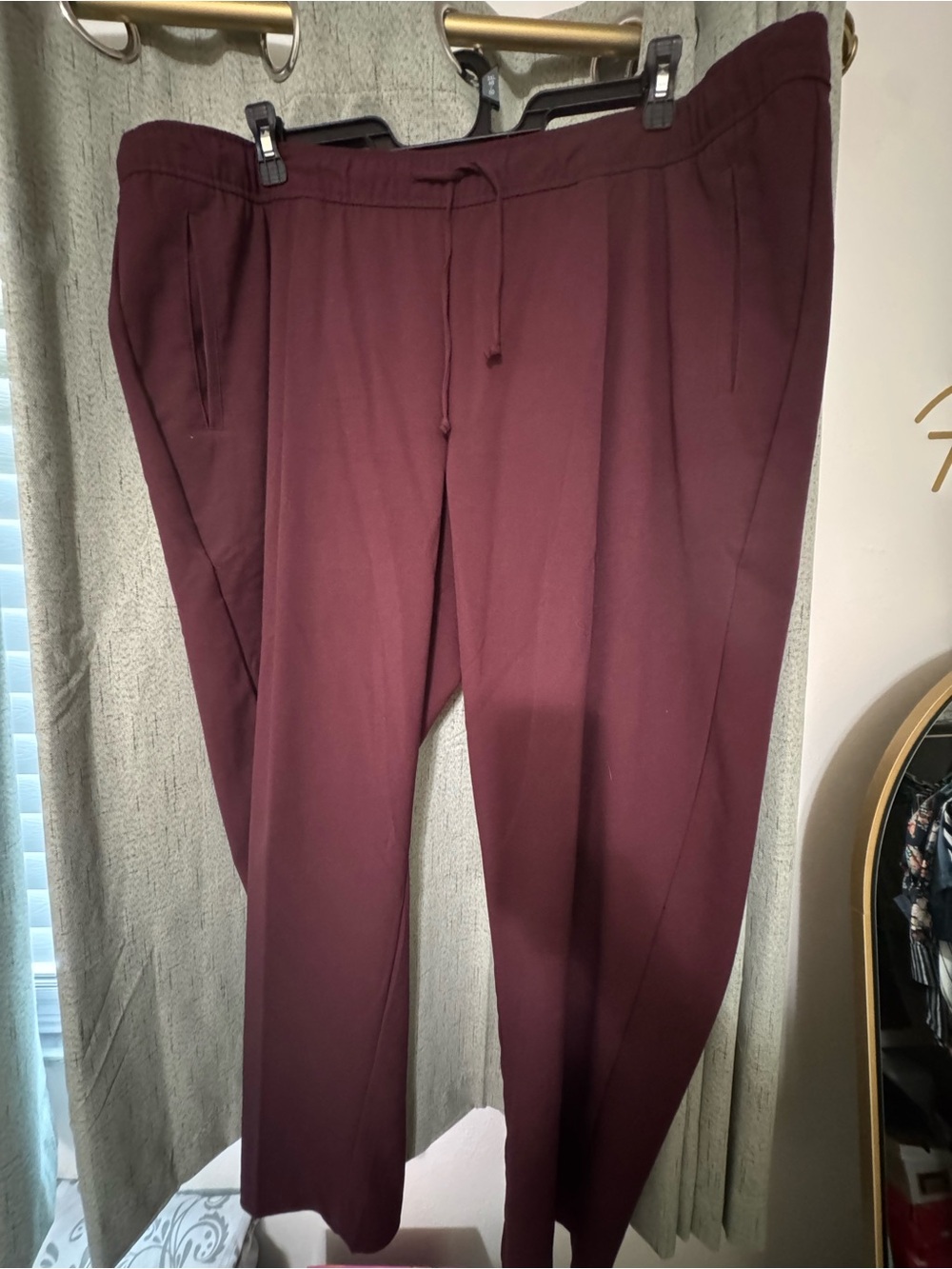 Woman’s Tailored Drawstring Pants - Burgundy